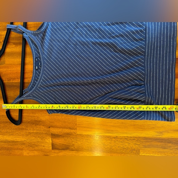 ❤️‼️Sold‼️ Asymmetrical striped relaxed fit tank top - Picture 6 of 6